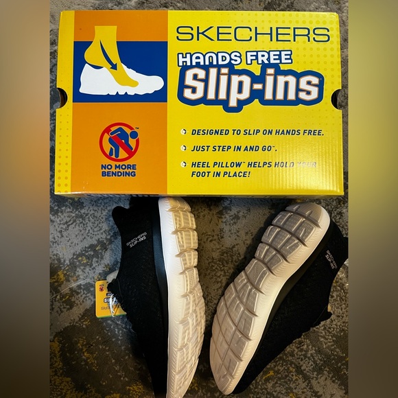Skechers Arch Fit Slip-Ins Black Sneakers Size 8 NWT Hands-Free - Picture 6 of 7